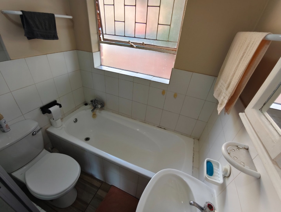 To Let 2 Bedroom Property for Rent in Langenhovenpark Free State
